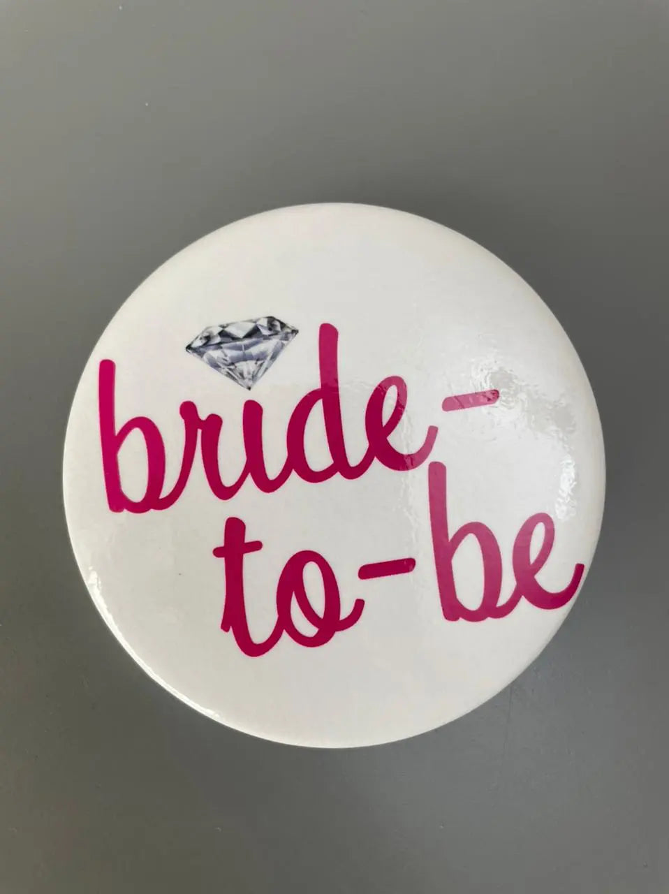 Boton para Novia Bride to be Almost Queens | Despedidas de solteras