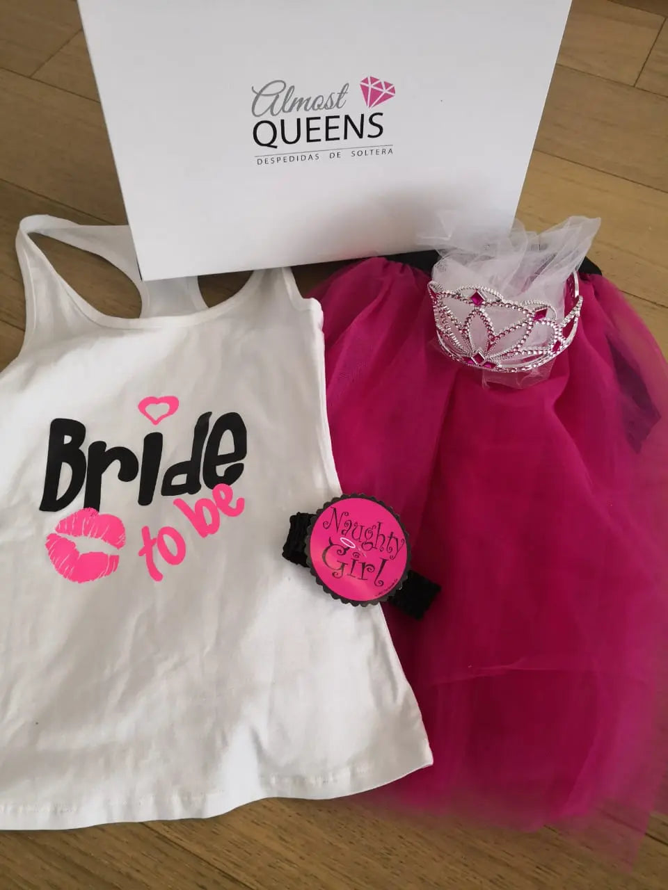 Kit para novia "Bride Pink Tiara" Almost Queens | Despedidas de solteras