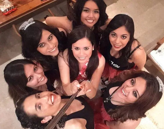 Cómo elegir los accesorios correctos para tu despedida de soltera Almost Queens | Despedidas de solteras