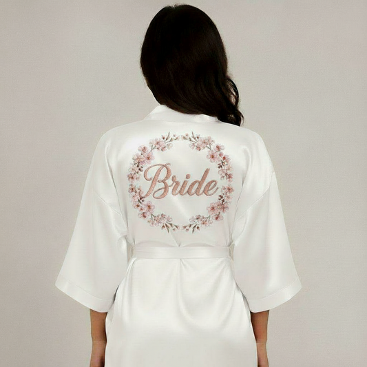 Bata satinada para novia – Personalizada con impresión