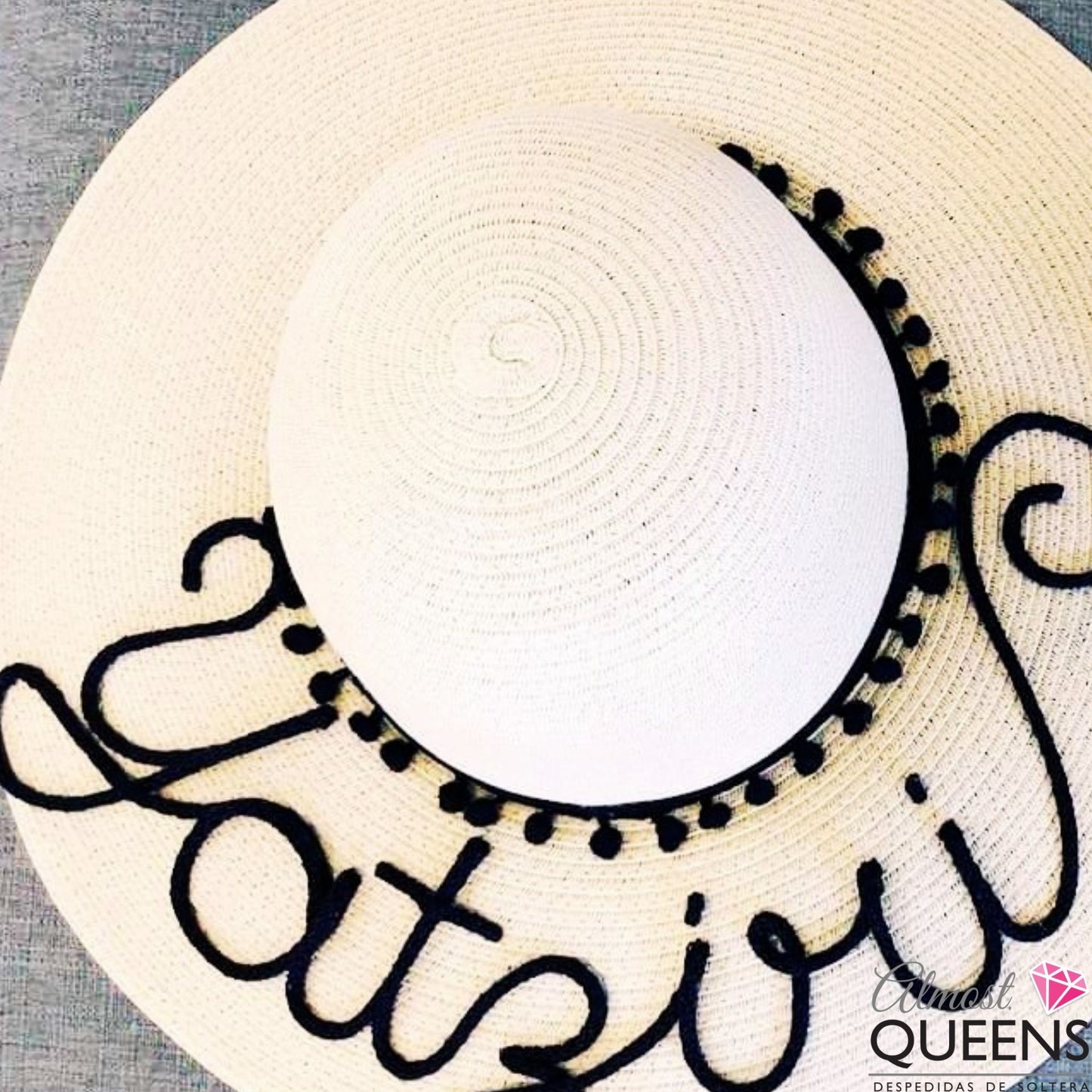 Sombrero para playa con Bolitas