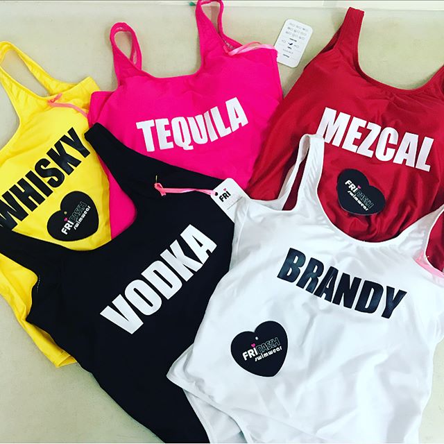 4 trajes de baño y uno de regalo